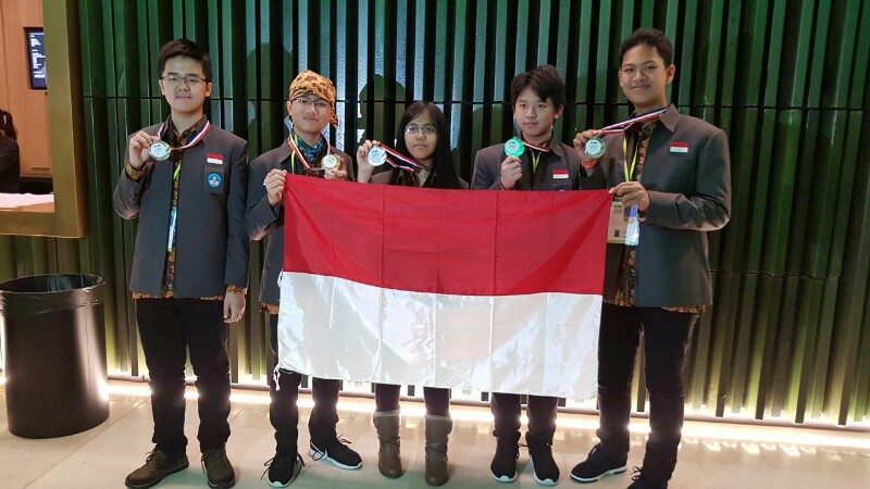 Siswa Indonesia Raih Dua Emas di Ajang Olimpiade Sains Internasional di Belanda 